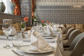 2 Restaurants; Frühstück, Mittagessen und Abendessen werden serviert