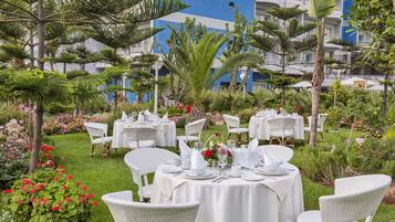 2 Restaurants, Frühstück, Mittagessen, Abendessen, marrokanische Küche