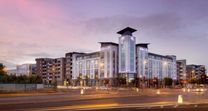 Exterior - Hilton Dublin Airport Hotel (Dublin)