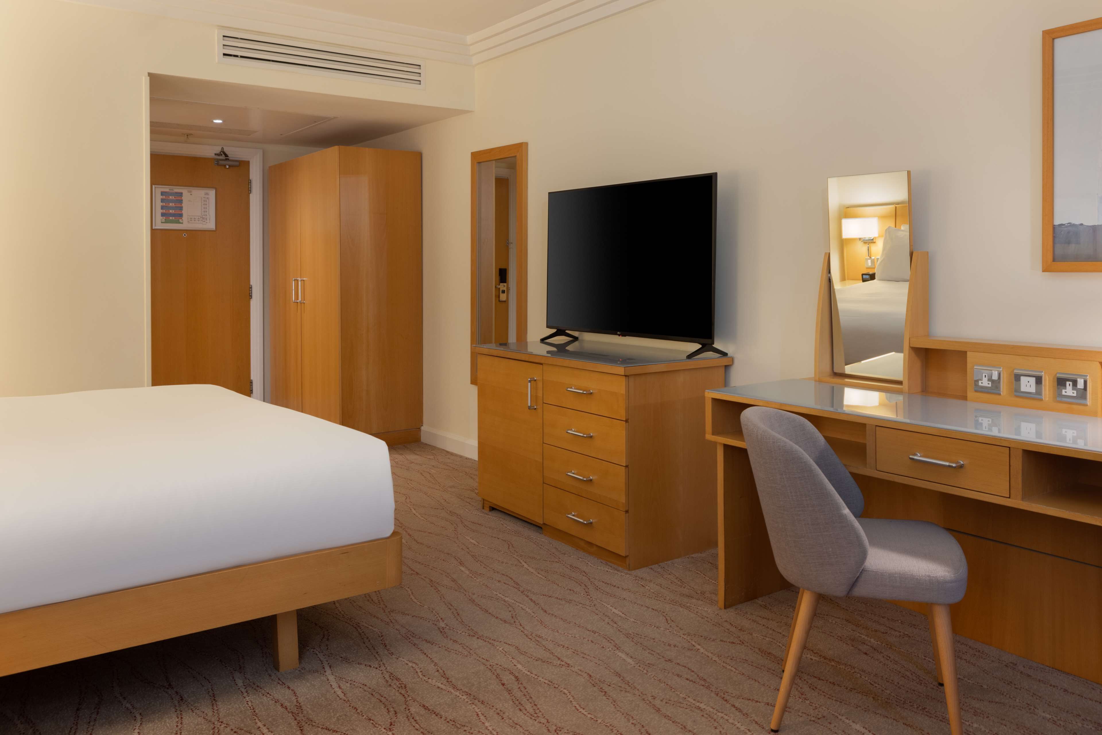 In-room safe, desk, laptop workspace, blackout drapes