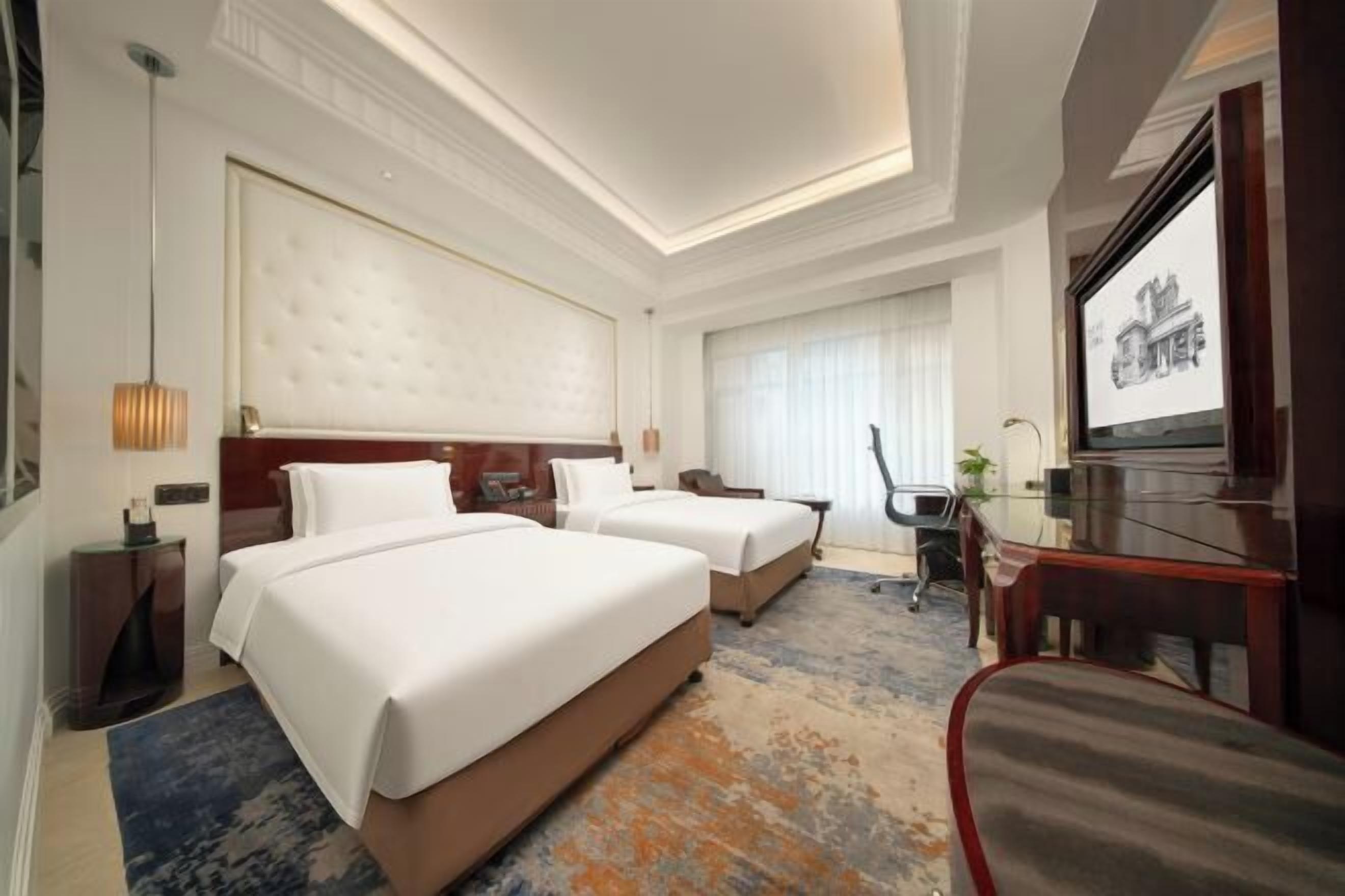 Minibar, in-room safe, alarm clocks