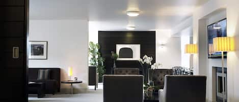 Coffres-forts dans les chambres, bureau, rideaux occultants