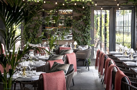 Se sirven cenas. The Croke Park Hotel