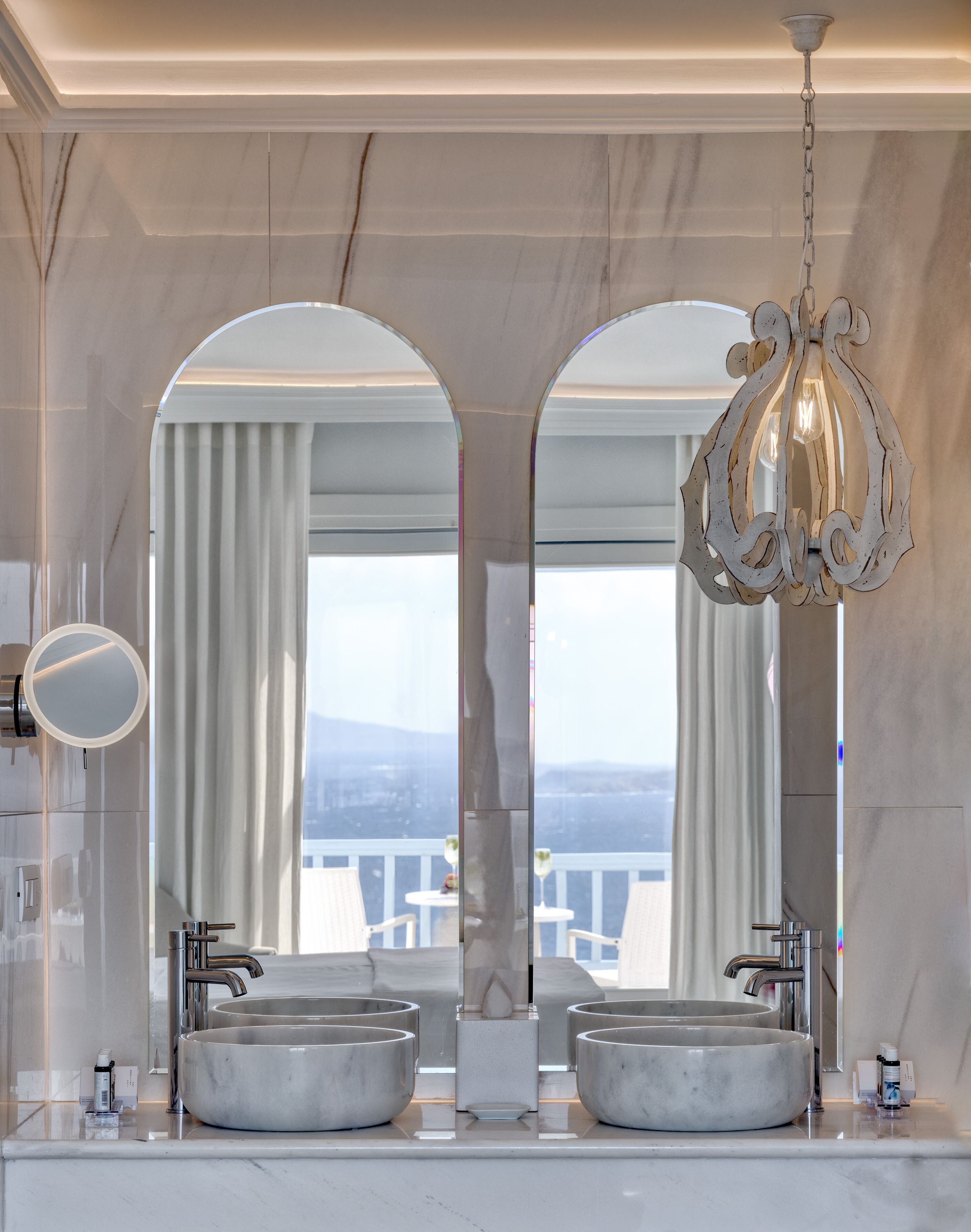 signature junior suite with sea view | bathroom | separate bathtub and shower, free toiletries, hair dryer, bathrobes