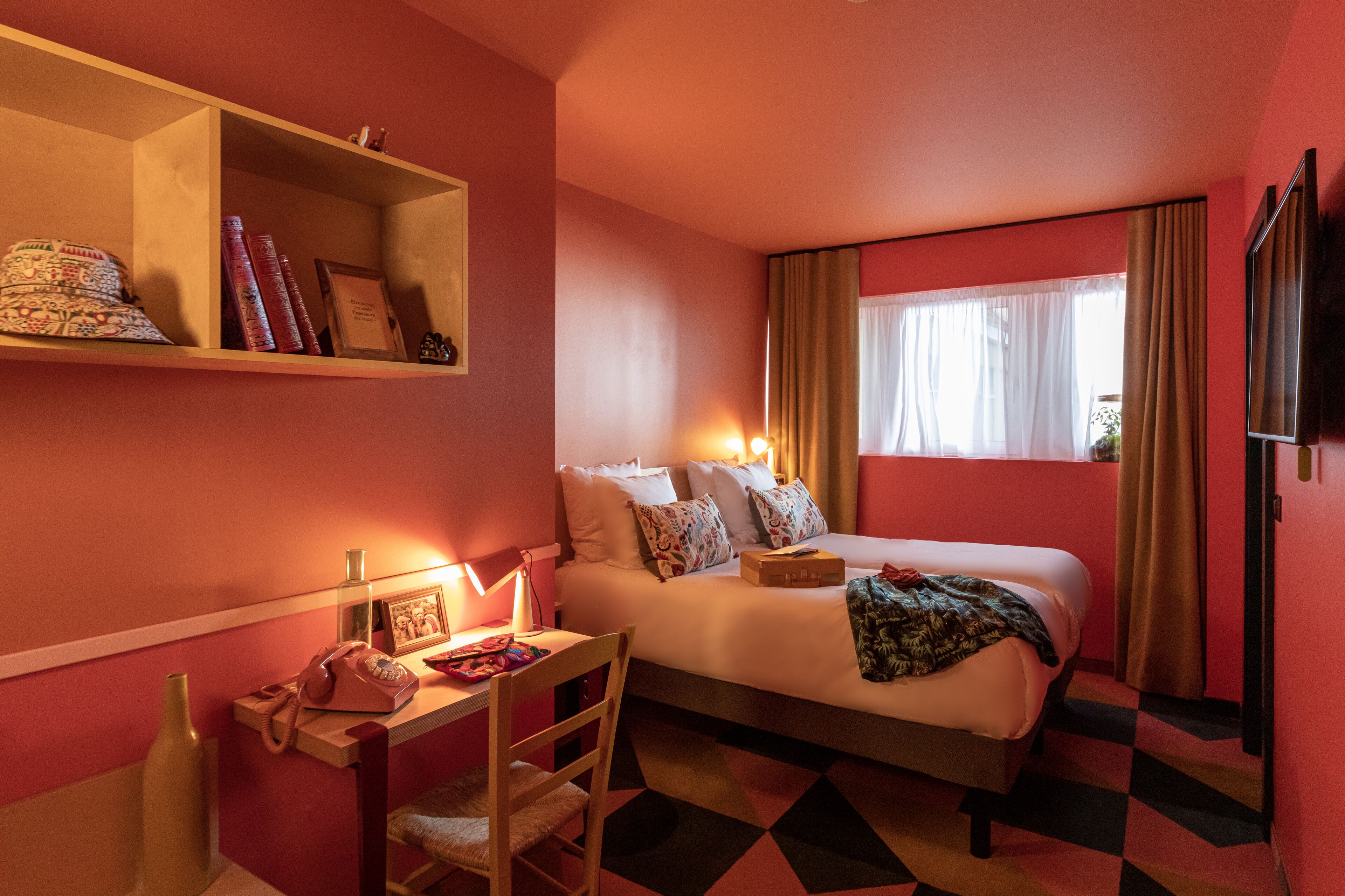 classic double room | 1 bedroom, in-room safe, desk, soundproofing
