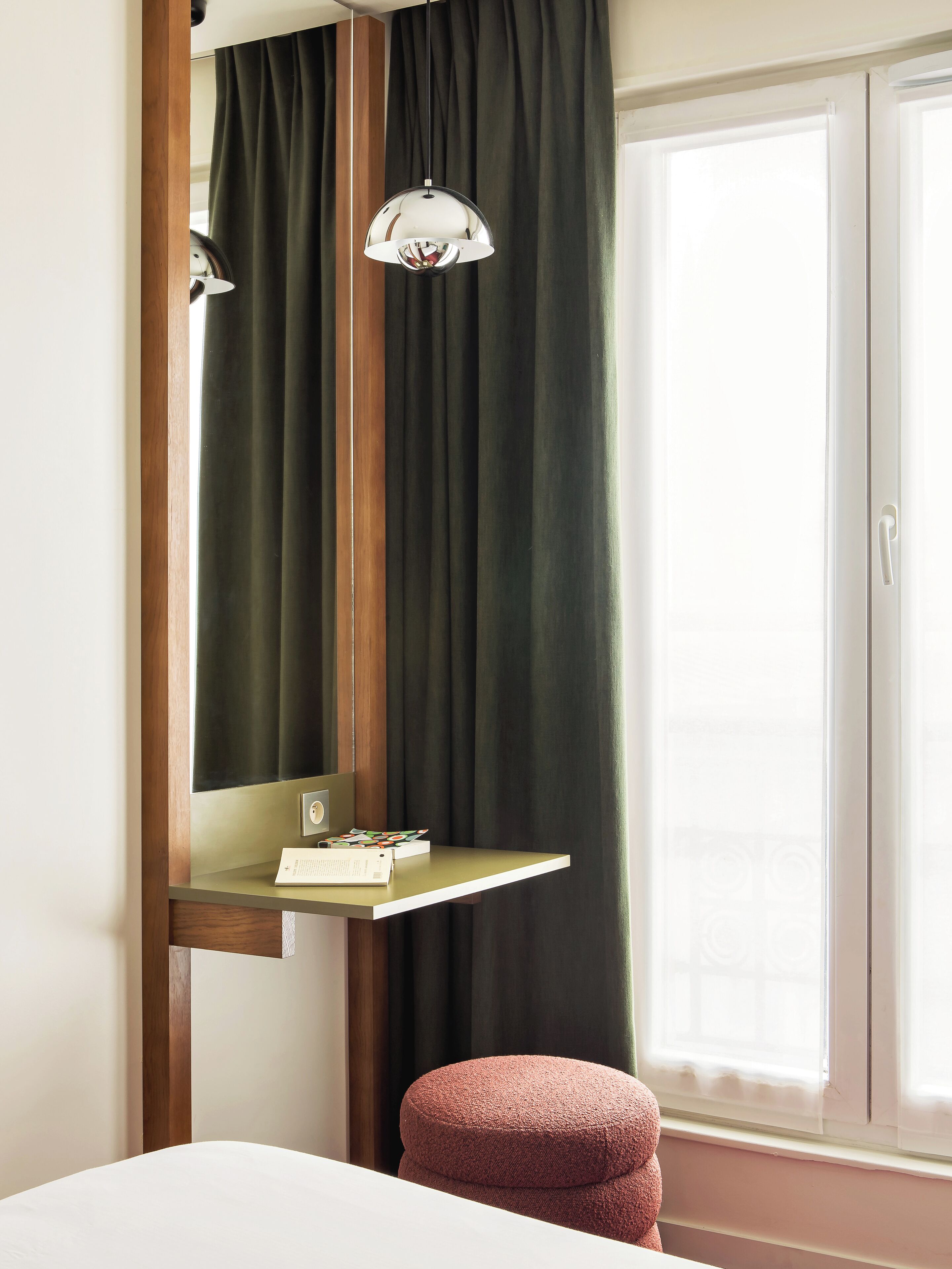 高档床上用品、客房内保险箱、遮光窗帘、隔音