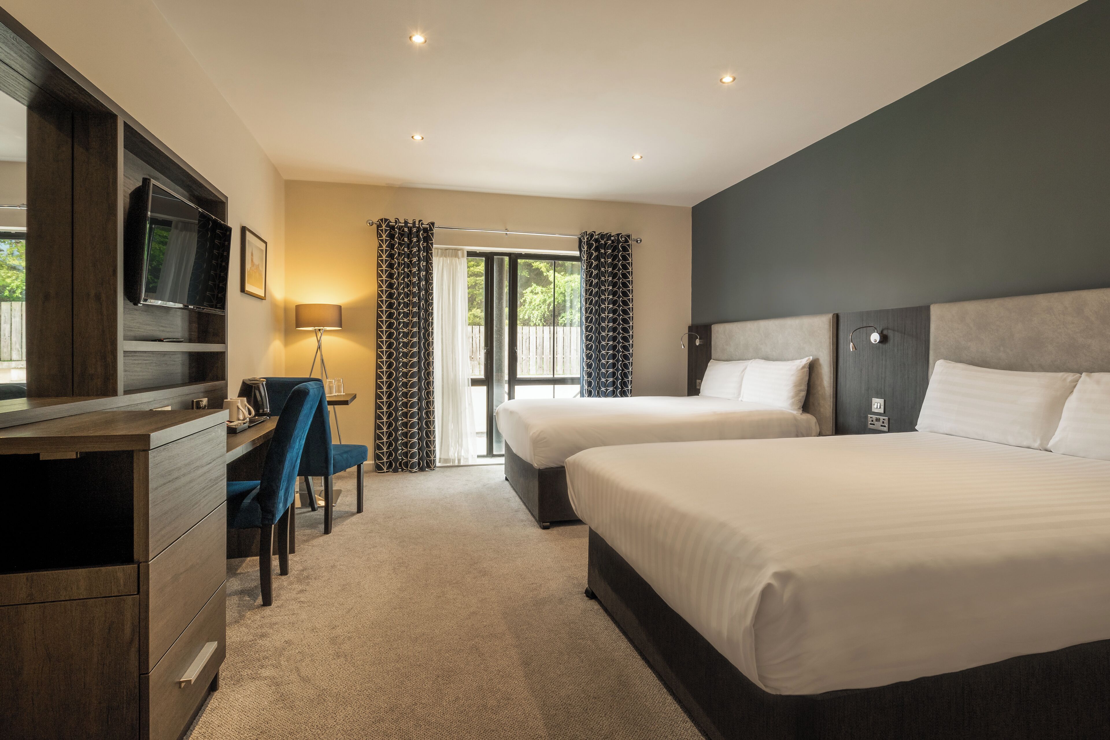 club double room, 1 double bed (executive) | in-room safe, desk, iron/ironing board, rollaway beds