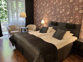 Superior Double Room | Minibar, blackout drapes, free WiFi, bed sheets