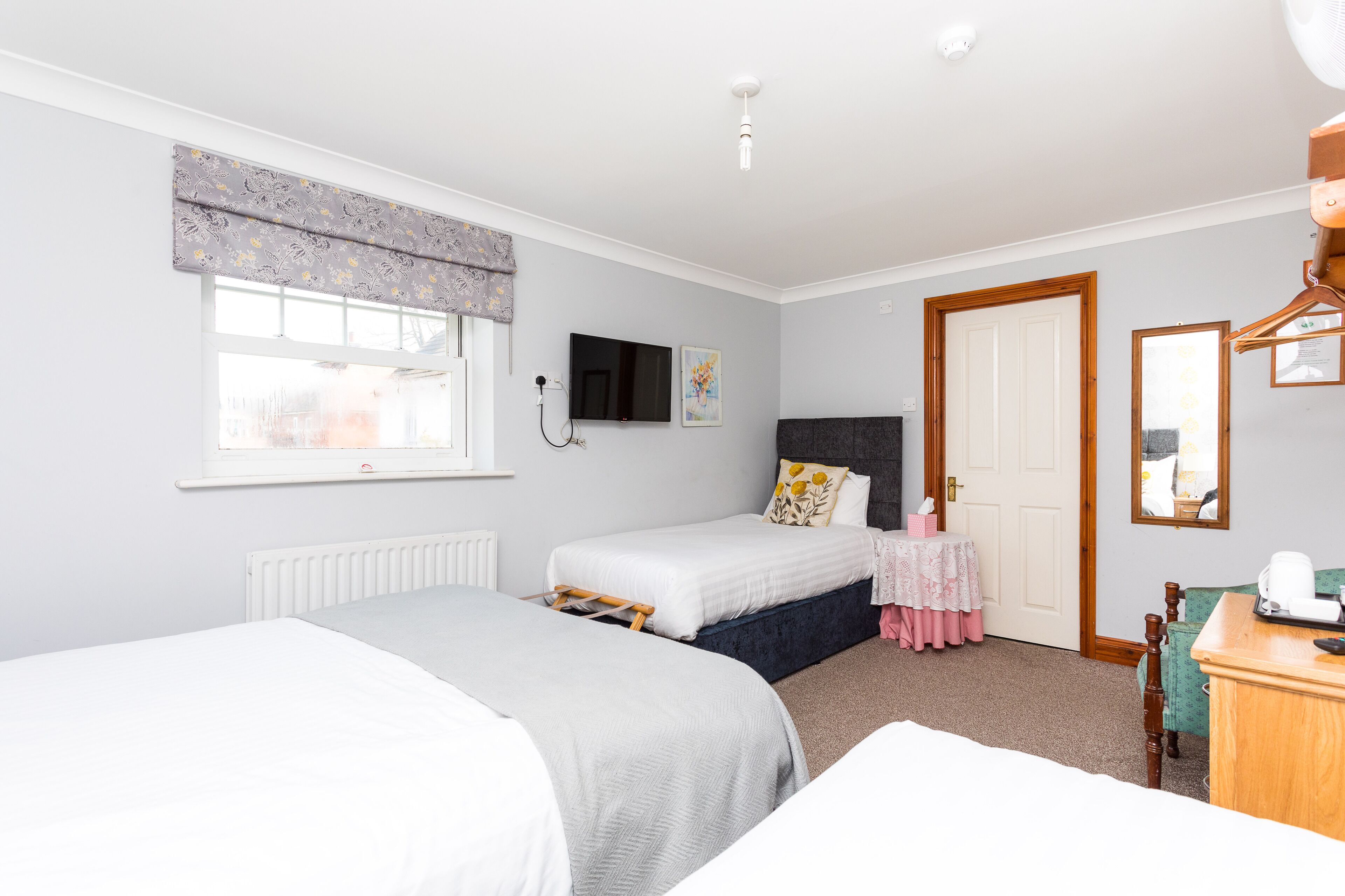 家庭房 | 熨斗/熨板、免费 WiFi、床单