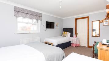 Family 4 | Iron/ironing board, free WiFi, bed sheets