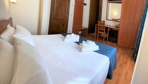 Habitación doble estándar | 1 habitación, sábanas de algodón egipcio y ropa de cama de alta calidad
