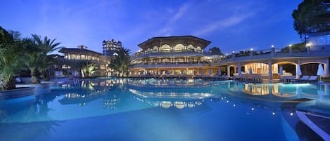 Indoor pool, seasonal outdoor pool