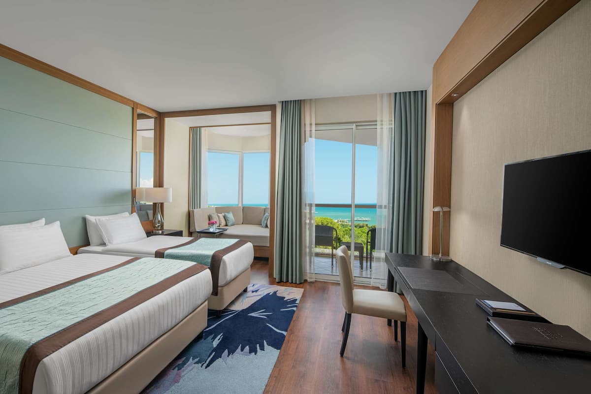 2 bedrooms, Egyptian cotton sheets, premium bedding, minibar