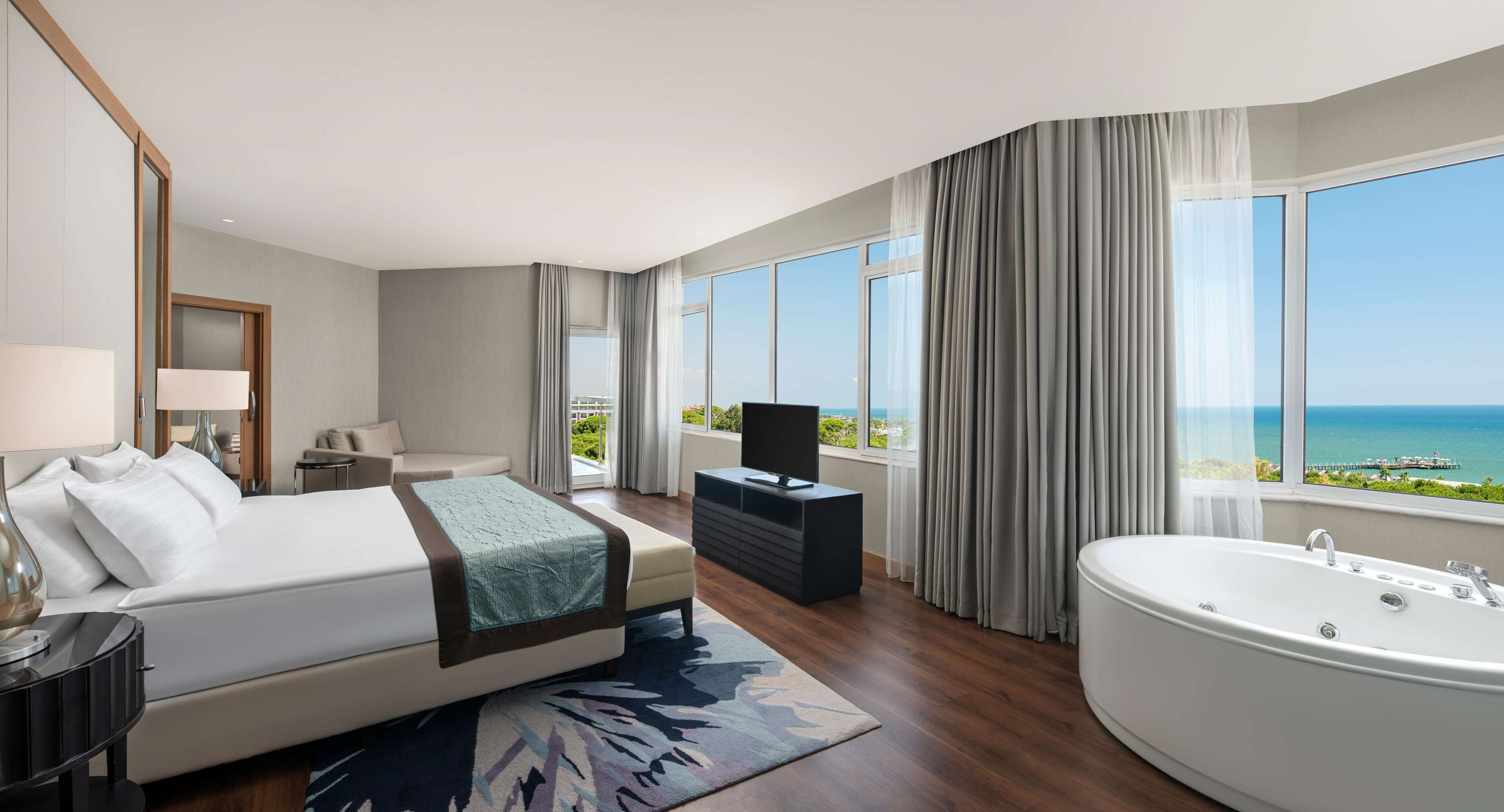 2 bedrooms, egyptian cotton sheets, premium bedding, minibar