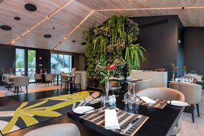2 restaurants, international cuisine - Tui Blue Gardens - Adults Only - Savoy Signature (Funchal)