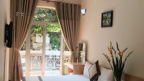 Deluxe Double Room | Hypo-allergenic bedding available, in-room safe, laptop workspace - Stars Hotel 26 Bat Su (Hanoi)