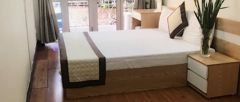 Deluxe-Doppelzimmer | Allergikerbettwaren, Zimmersafe, individuell dekoriert