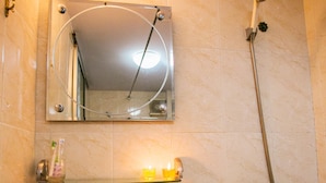 Free toiletries, hair dryer (on request), slippers, towels - Stars Hotel 26 Bat Su (Hanoi)