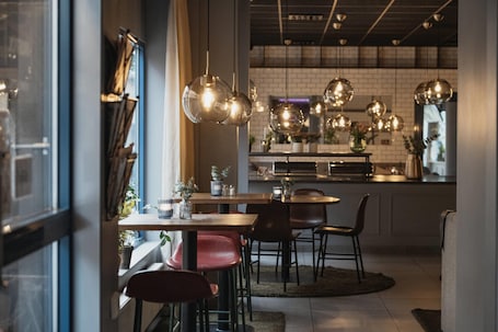 Restaurantes. Home Hotel Bristol