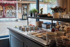 Free daily full breakfast  - Home Hotel Bristol (Arvika)