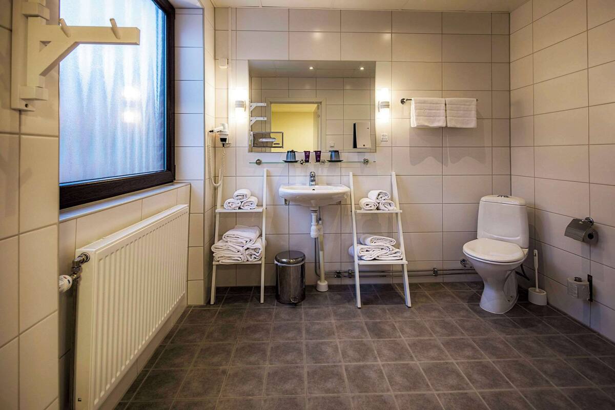 superior double room, non smoking | desk, iron/ironing board, cots/infant beds, bed sheets