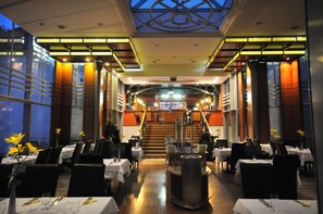 Free daily buffet breakfast - City Partner Park Hotel Pelikan (Szombathely)