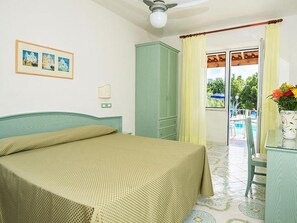 Baby-/barnesenge (tillægsgebyr)