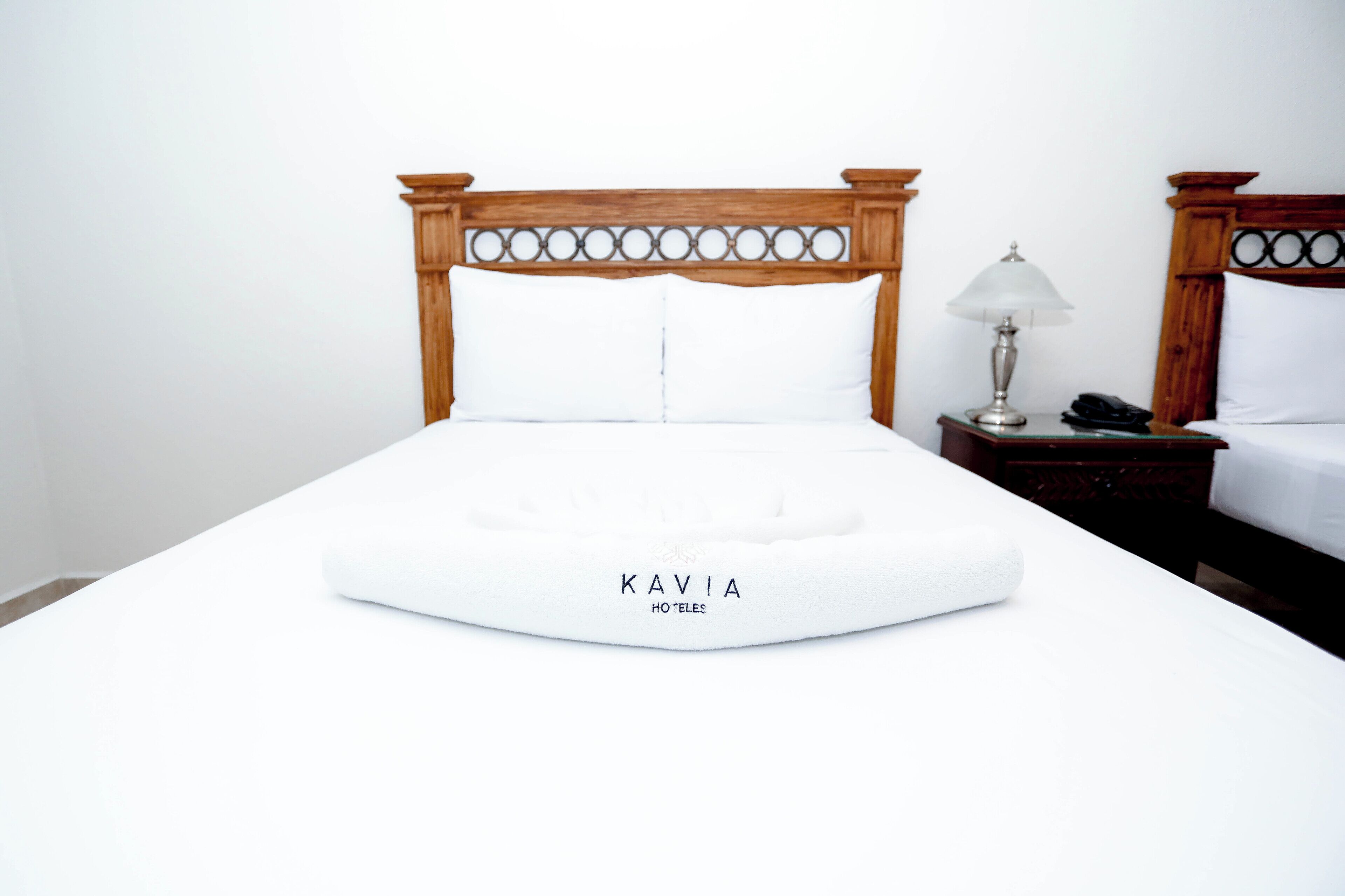 Habitación doble estándar | Caja de seguridad en la habitación, escritorio y insonorización 