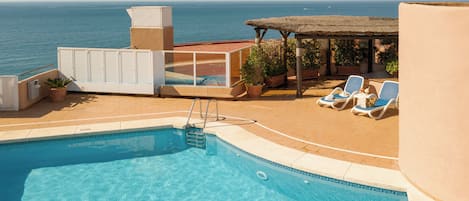Sun deck