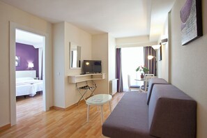 24-inch flat-screen TV with satellite channels, TV - Ona Princesa Playa (Marbella)