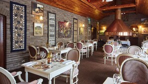 Lunch and dinner served, local cuisine
