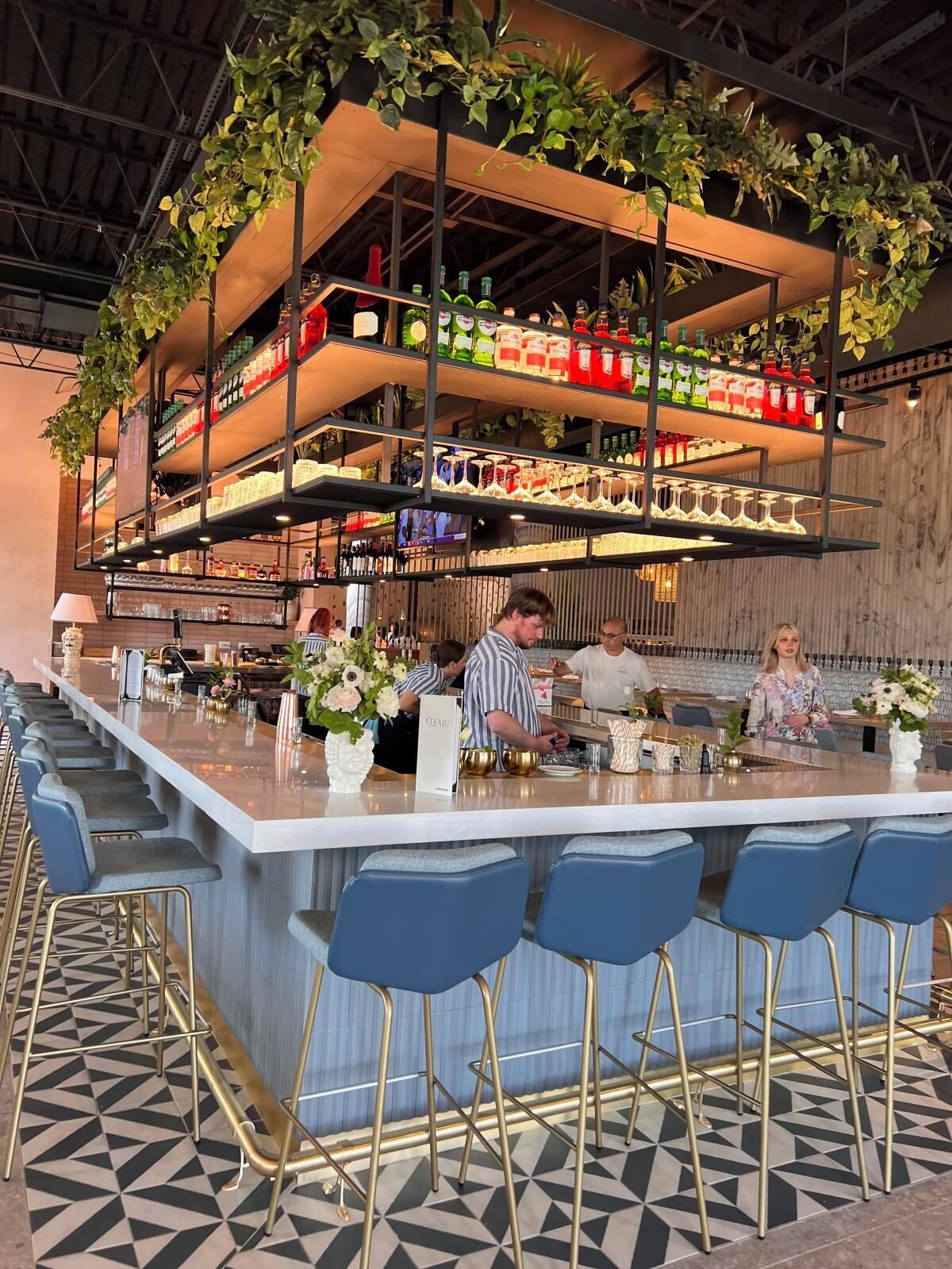 3 Restaurants, Frühstück, Mittagessen, Abendessen, amerikanische Küche