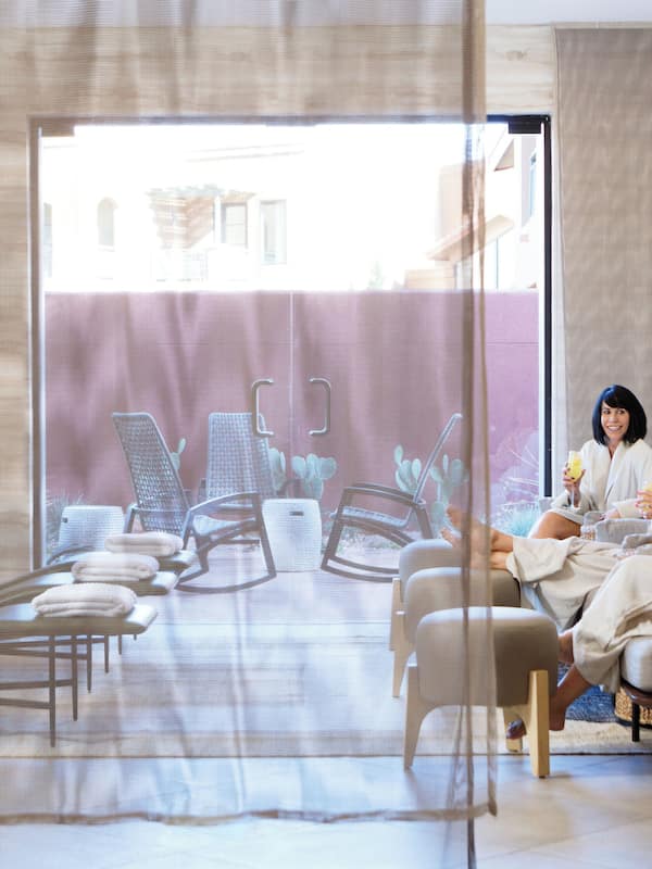 Hot tub, Turkish bath, body treatments, aromatherapy, Thai massages