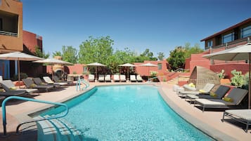 حمّام سباحة خارجي