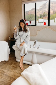 Hot tub, Turkish bath, body treatments, aromatherapy, Thai massages at The Wilde Resort and Spa