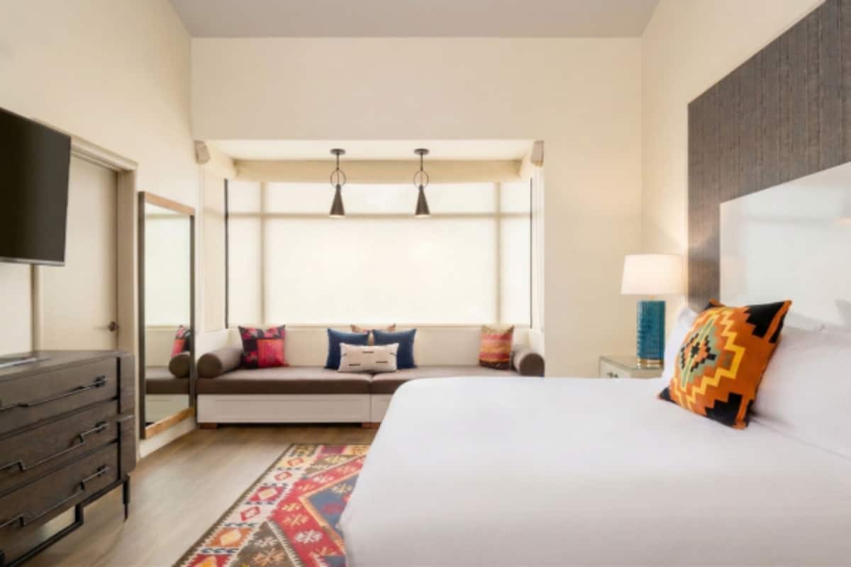 Room, 1 King Bed (Wilde Haven Spa) | Premium bedding, pillowtop beds, in-room safe, desk