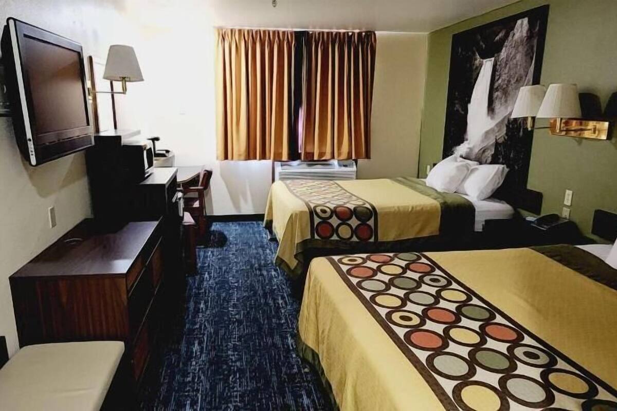 Desk, rollaway beds, free WiFi, bed sheets