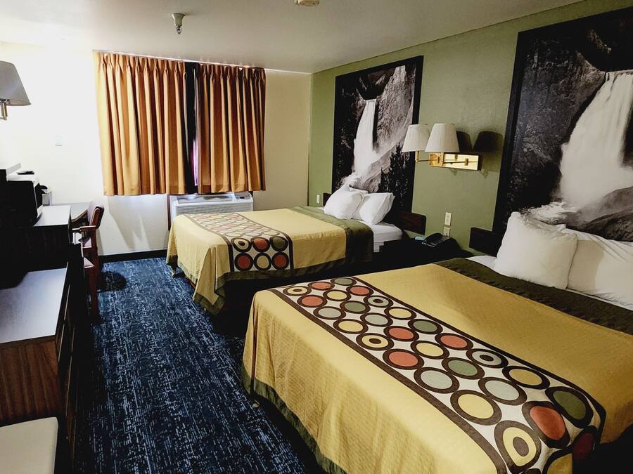 Desk, rollaway beds, free WiFi, alarm clocks