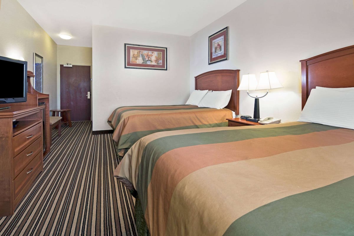 In-room safe, individually decorated, individually furnished, desk