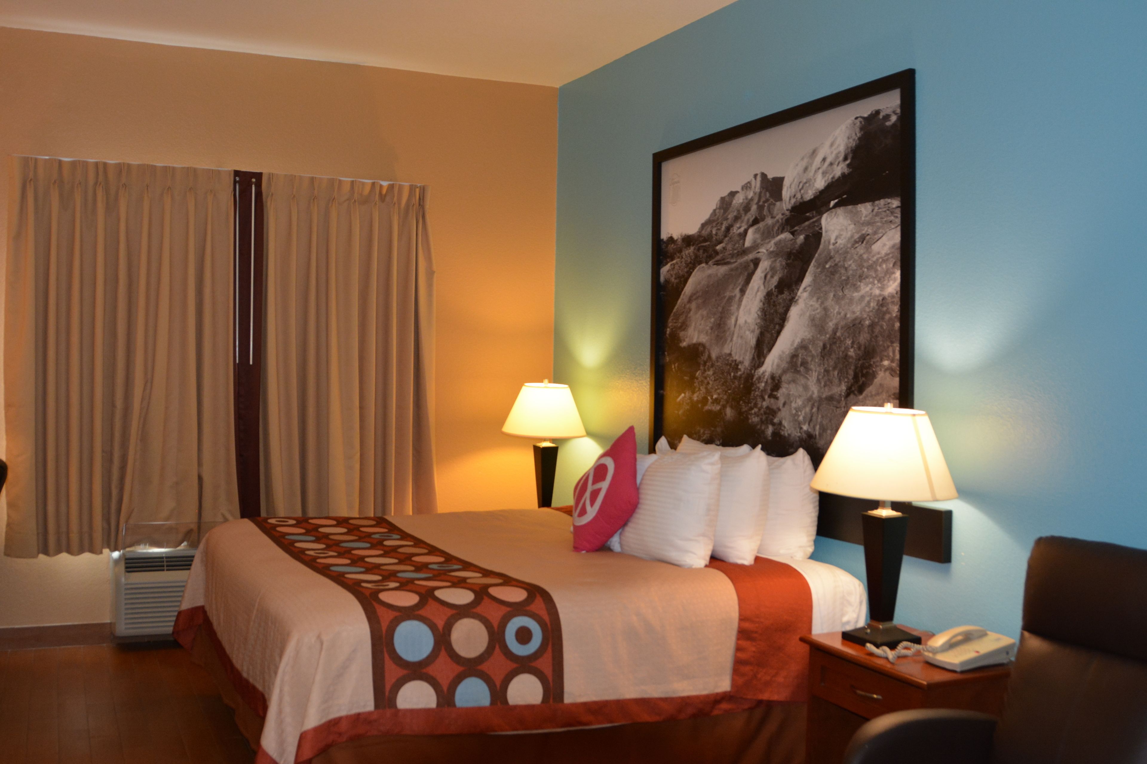 Caja de seguridad en la habitación y decoración personalizada 