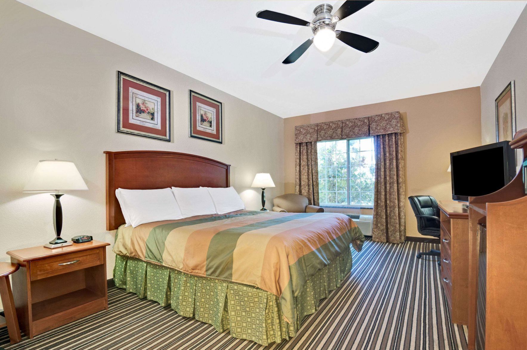 In-room safe, individually decorated, individually furnished, desk