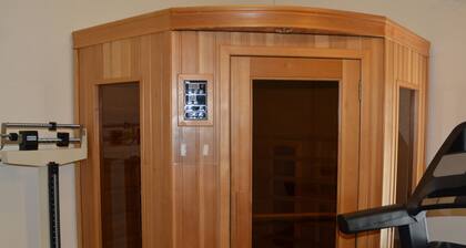 Super 8 by Wyndham Austin/Airport South