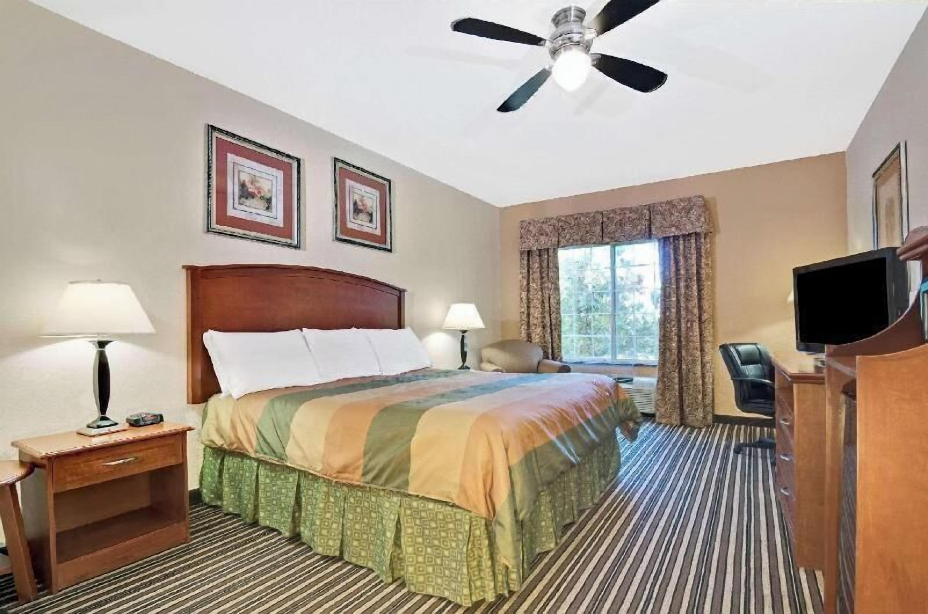 In-room safe, individually decorated, individually furnished, desk