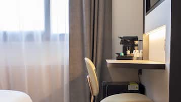 Desk, blackout drapes, soundproofing, free WiFi