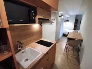Family Apartment | Desk, blackout drapes, free WiFi, bed sheets - APPARTHOTEL Torcy (Torcy)
