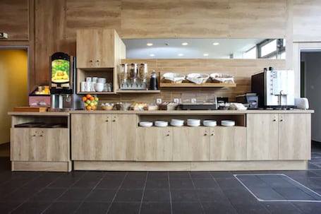 Daily continental breakfast (EUR 12.50 per person)