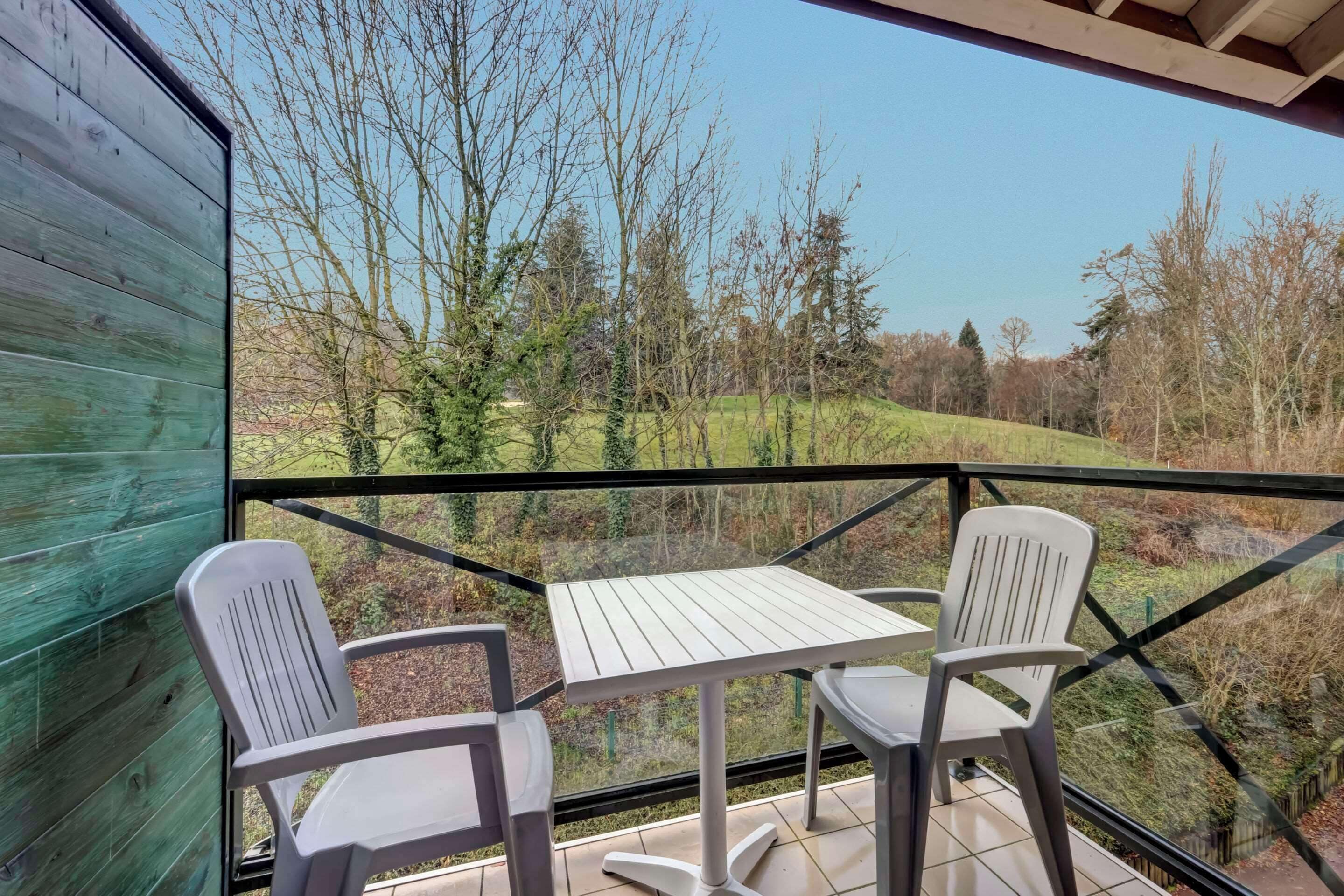 Bureau, chambres insonorisées, lits bébé (gratuits), Wi-Fi gratuit