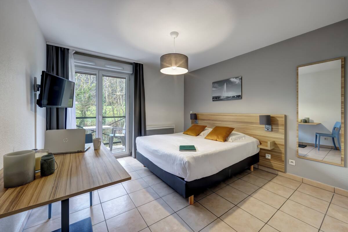 Appartement 1 chambre 4 personnes | Escritorio, sistema de insonorización, cunas gratuitas y wifi gratis
