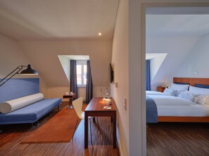 Premium bedding, in-room safe, desk, soundproofing - Classik Hotel Antonius (Cologne)