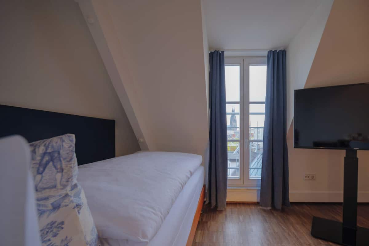 Premium bedding, in-room safe, desk, soundproofing